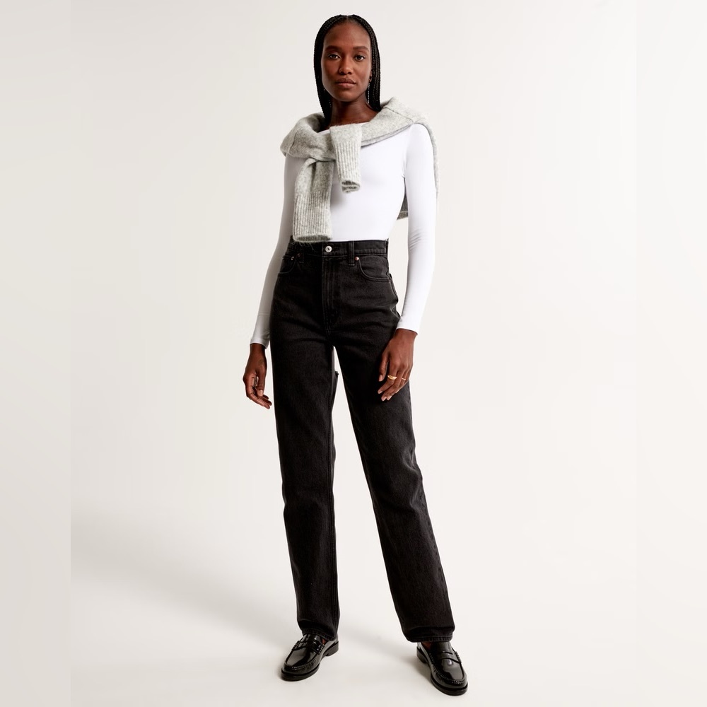 Black Abercrombie & Fitch Ultra High-Rise 90’s Straight Jeans